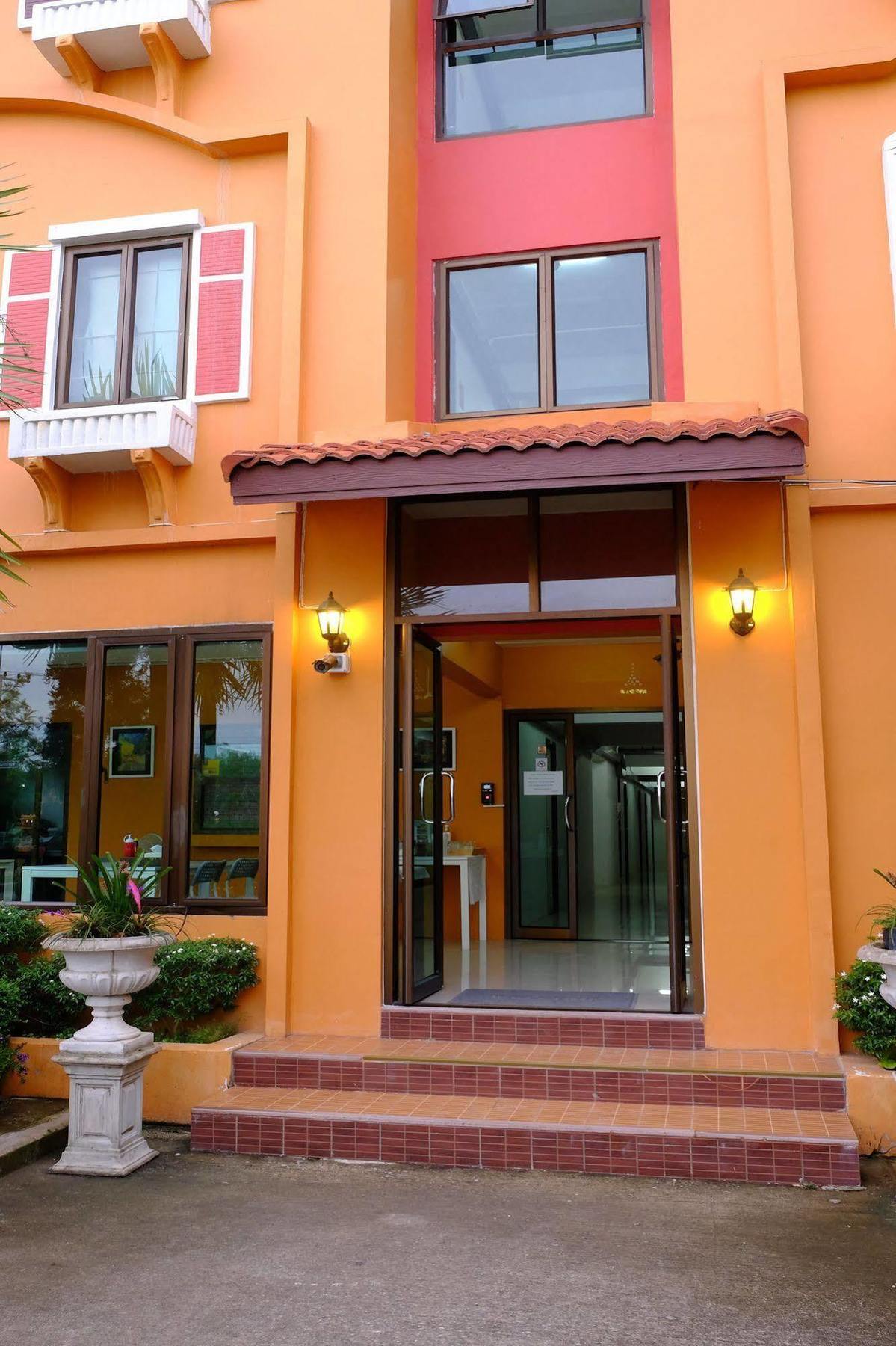 I-Home Residence And Hotel Pluak Daeng Ngoại thất bức ảnh